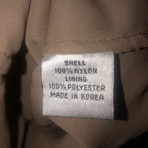 Talbots top size 18 more like a 16 fit - Picture 4 of 4